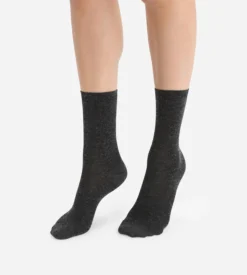 Chaussettes unies anthracite en laine douce Femme