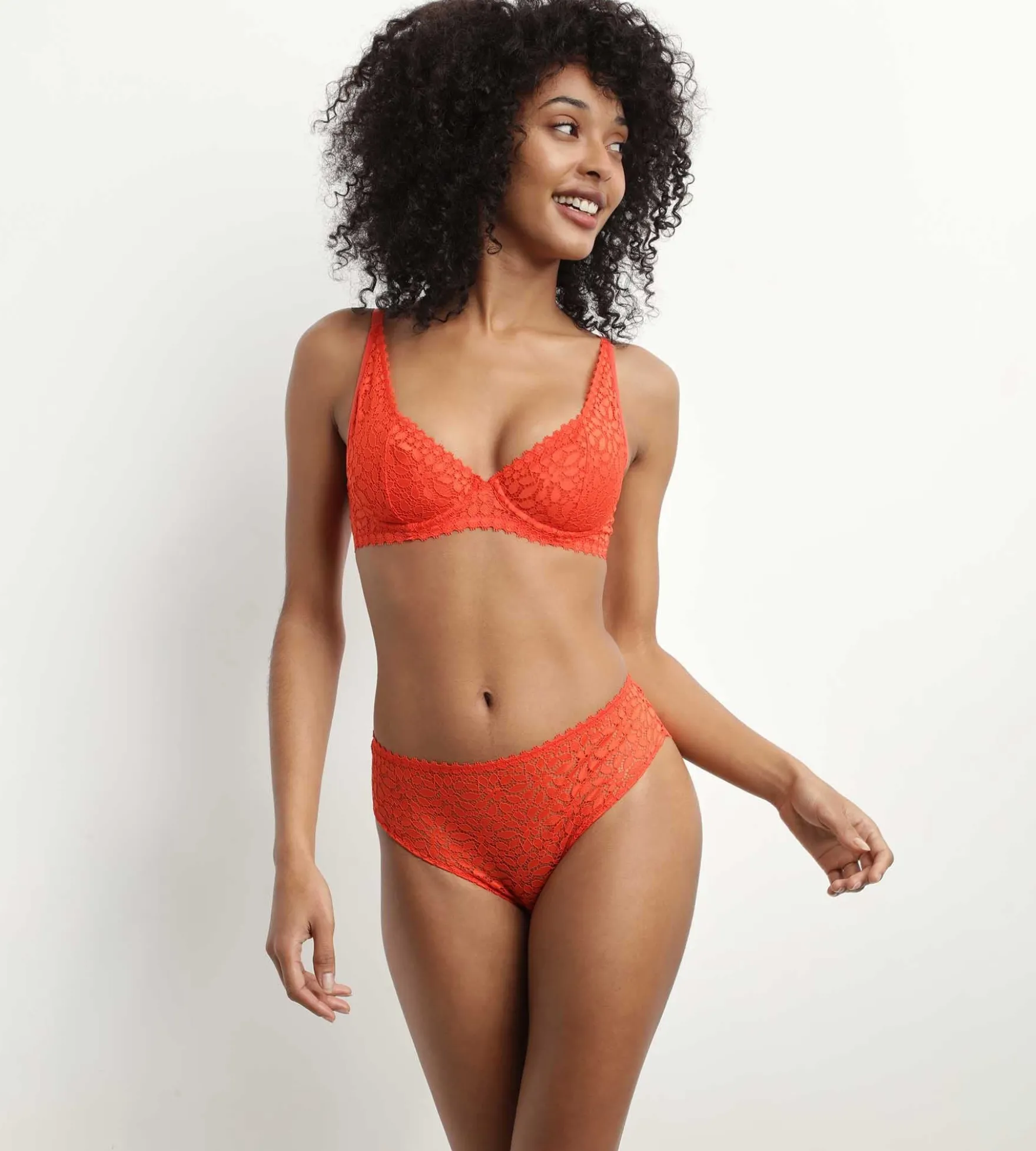 Culotte en dentelle florale ajourée Rouge Feu Daily Dentelle