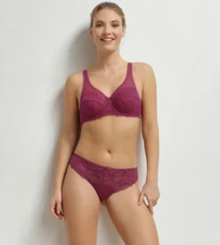 Culotte femme rouge en microfibre et dentelle Generous Essentiel