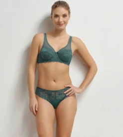 Culotte femme verte en microfibre et dentelle Generous Essentiel