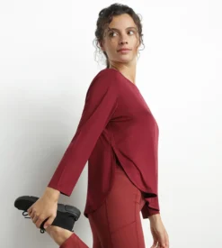 Haut de sport femme à col bateau en viscose Bordeaux Dim Move