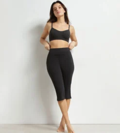 Legging court femme en microfibre noire Dim Comfywear