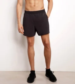 Short de sport homme en matière aérée Noir Dim Move