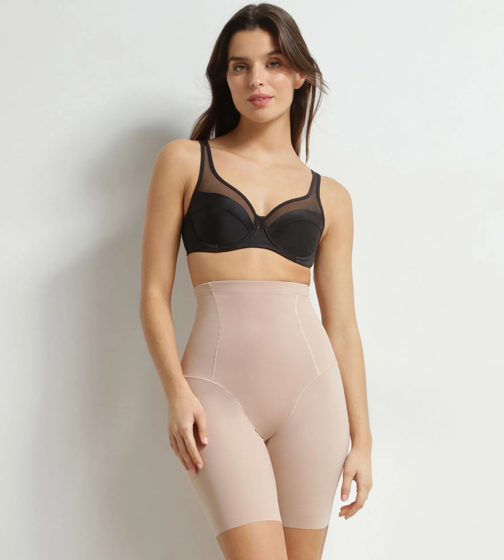 Shorty long gainant femme en microfibre Nude Dim Silhouette Contour