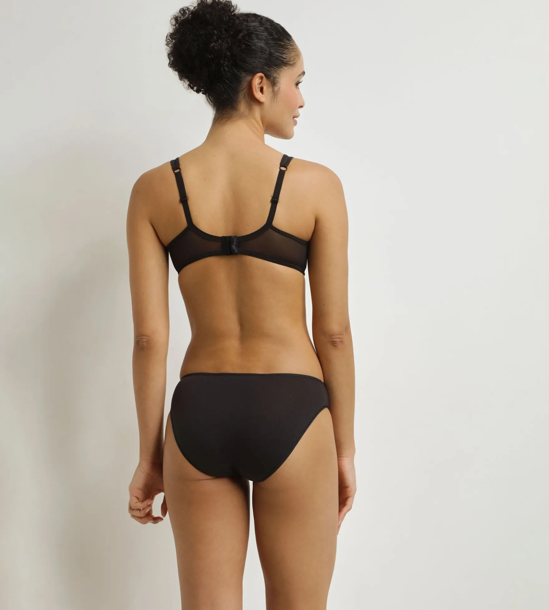 Soutien-gorge avec armatures noir Generous Broderie