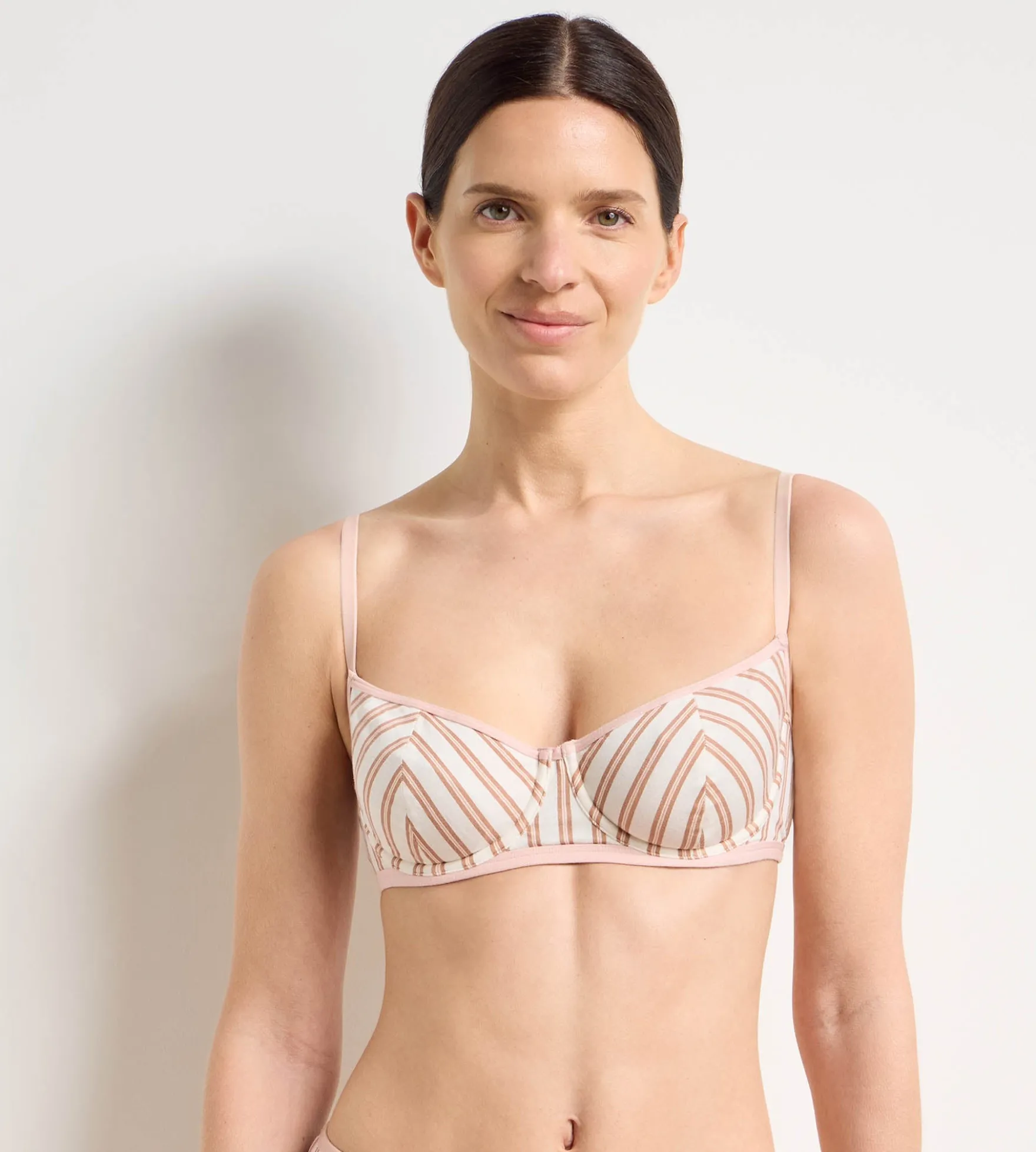 Soutien-gorge corbeille à armatures crème rose Dim x Ines de la Fressange