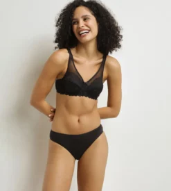 Soutien-Gorge emboîtant noir en dentelle Generous Essentiel
