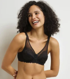 Soutien-Gorge emboîtant noir en dentelle Generous Essentiel
