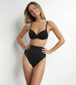String galbant taille haute microfibre et dentelle Noir Dim Silhouette Elegance